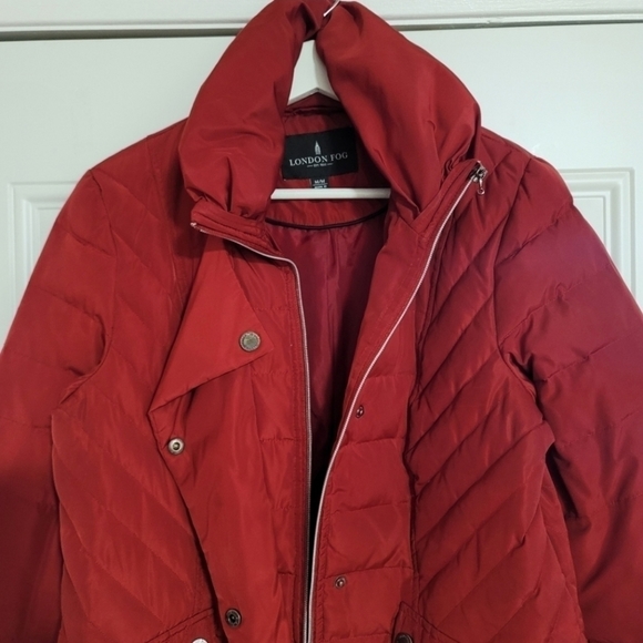 LONDON Fog Women's Diamond Quilted Down Winter Coat Size Medium in Re - Picture 2 of 9